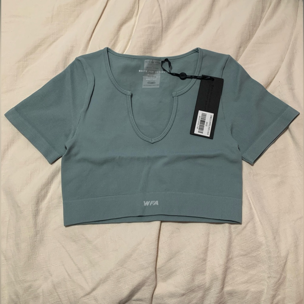 White Fox seamless crop tee